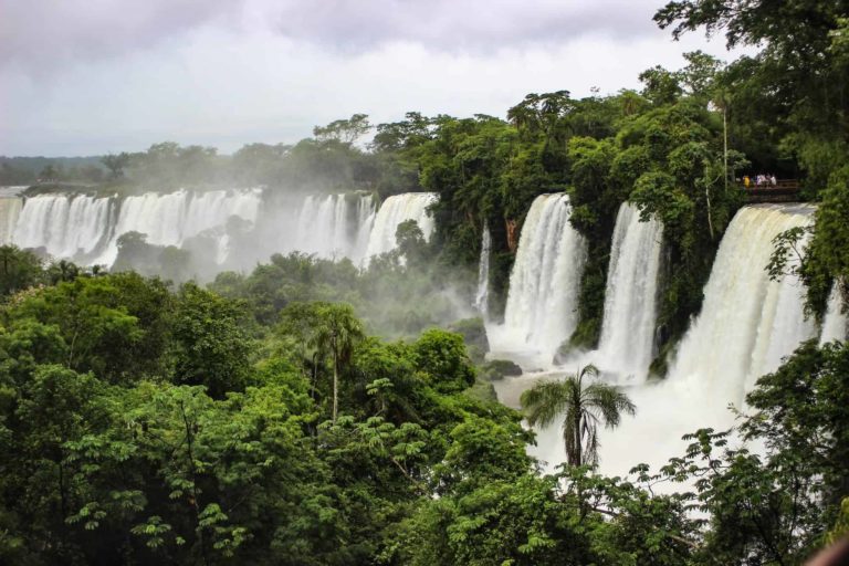 Iguazu-Wasserfälle besuchen: Tipps für beide Seiten 2026
