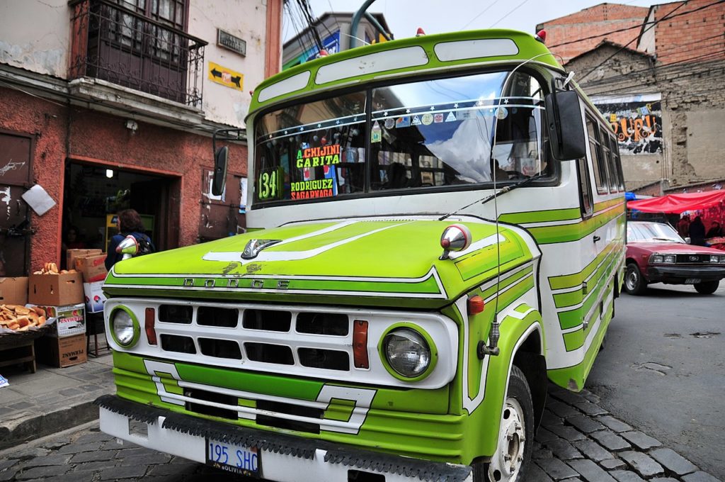1280px Bus La Paz Bolivia