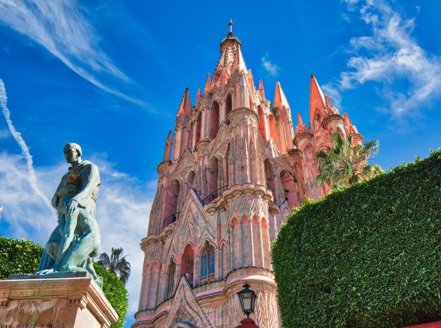 Die 8 besten San Miguel de Allende Sehenswürdigkeiten und Tipps 2 San Miguel de Allende Sehenswürdigkeiten - Kirche